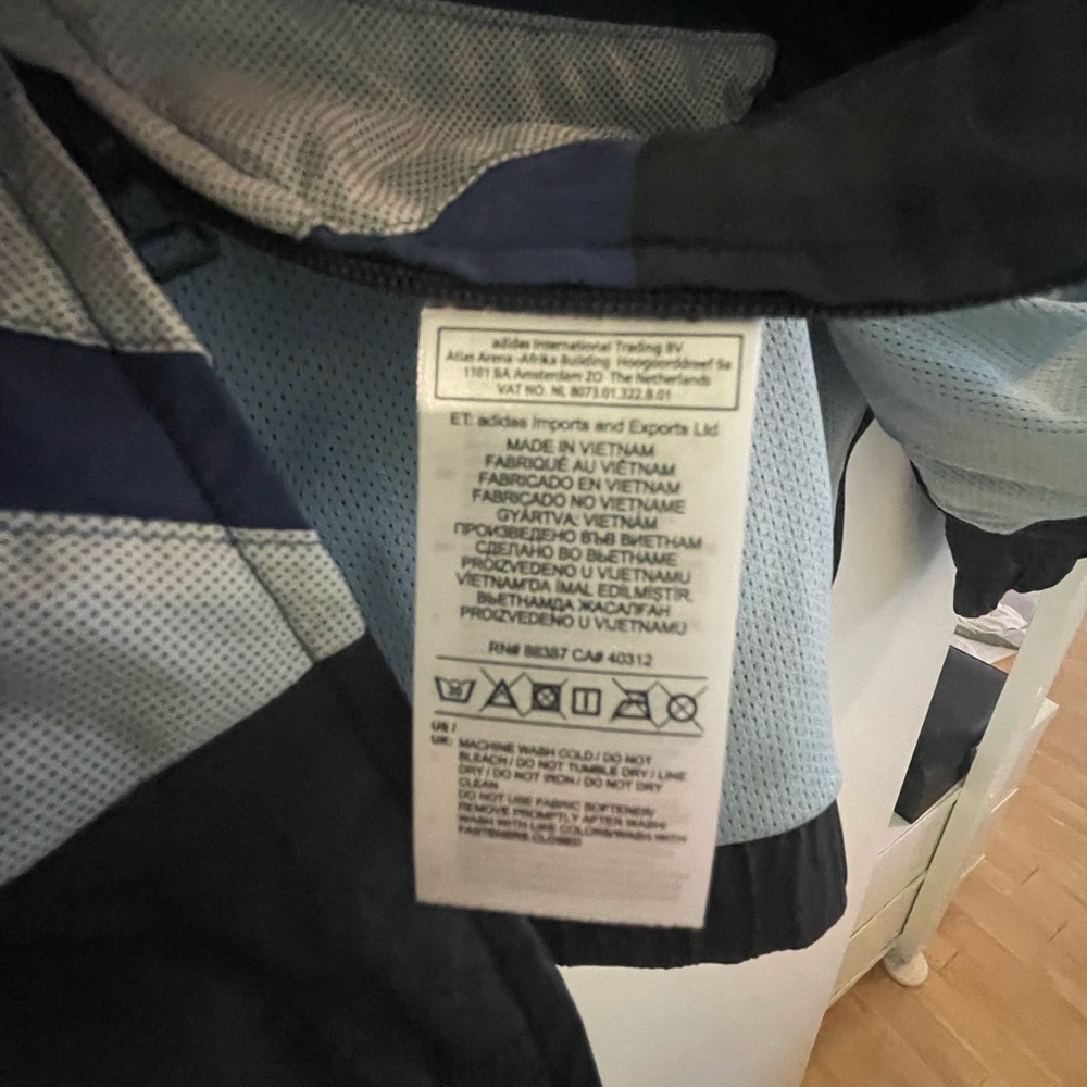 Adidas Jacket Lightweight - image 5